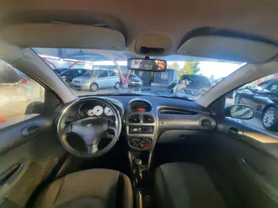 Peugeot 206 SW 2004 - 2500 EUR, 295418 km - AUTO.MOTO.pt - 295418km - foto 7 de 9