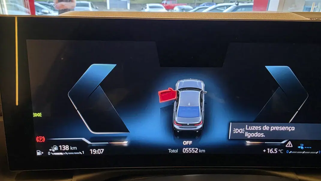 BMW 320 2024 - 42500 EUR, 5552 km - AUTO.MOTO.pt - 5552km - foto 44 de 58