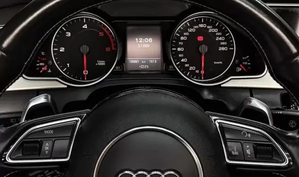 Audi A5 Cabrio 2009 - 16950 EUR, 195556 km - AUTO.MOTO.pt - 195556km - foto 28 de 38