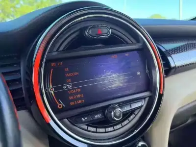 MINI Cooper 2015 - 18900 EUR, 132000 km - AUTO.MOTO.pt - 132000km - foto 11 de 29