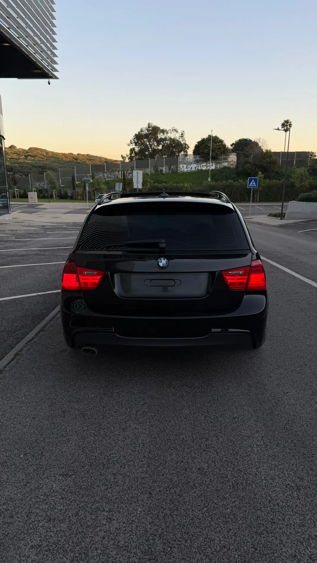 BMW 318 2008 - 9000 EUR, 248000 km - AUTO.MOTO.pt - 248000km - foto 6 de 14