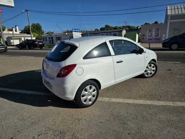 Opel CORSA VAN 1.3 CDTI 2014 - 5950 EUR, 194383 km - 194383km - foto 2 de 10