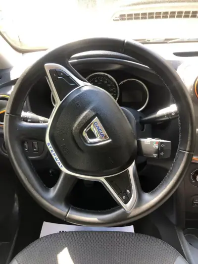 Dacia Sandero 2018 - 9900 EUR, 121000 km - AUTO.MOTO.pt - 121000km - foto 16 de 30