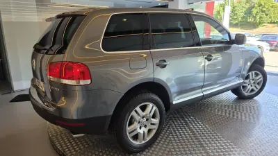 Volkswagen Touareg 2006 - 13900 EUR, 262462 km - AUTO.MOTO.pt - 262462km - foto 21 de 60