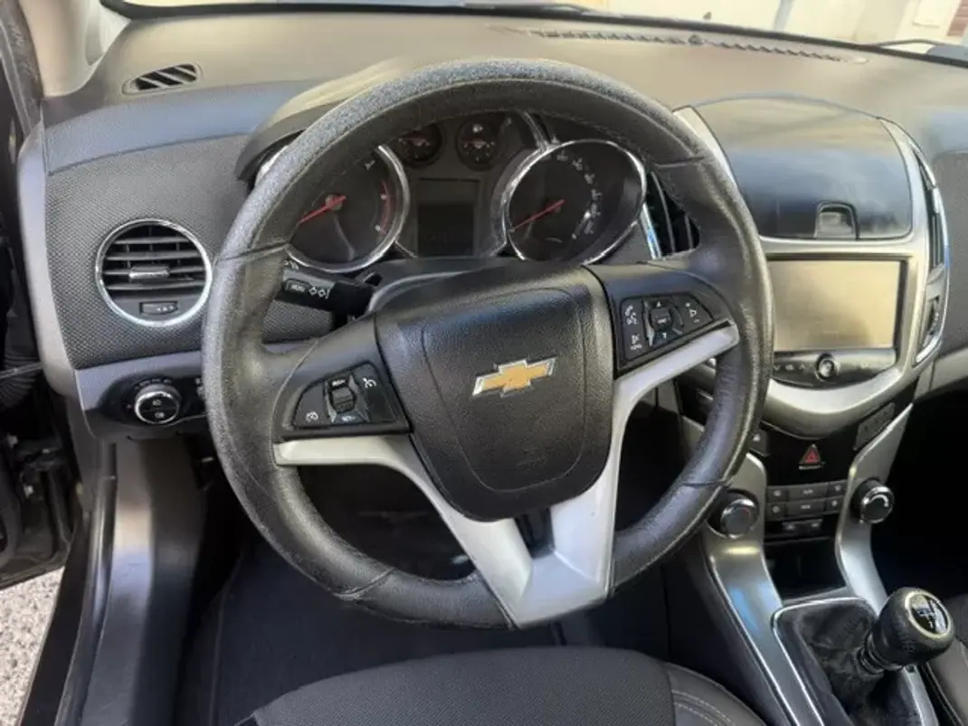 Chevrolet Cruze 2013 - 6800 EUR, 166000 km - AUTO.MOTO.pt - 166000km - foto 18 de 31