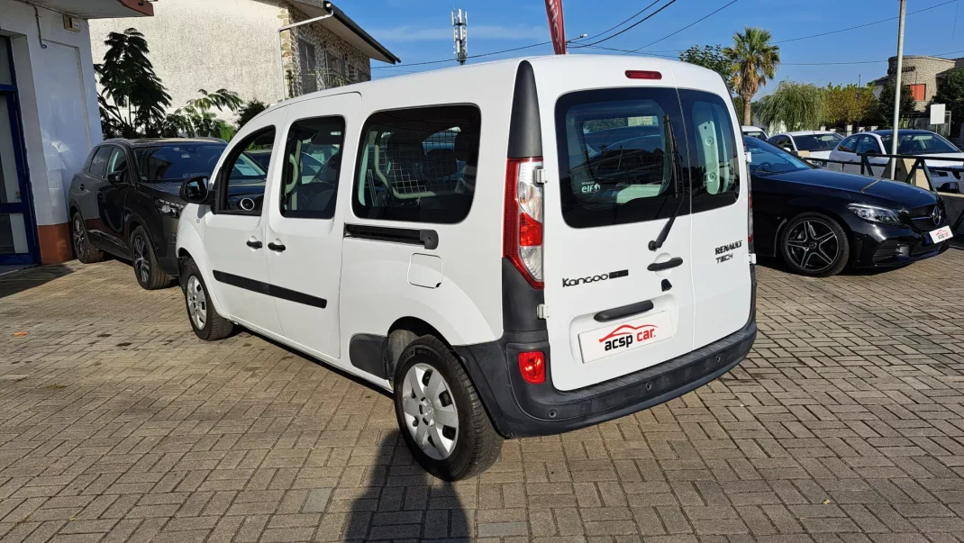 Renault Kangoo 1.5 DCi Maxi 2019 - 18900 EUR, 210580 km - AUTO.MOTO.pt - 210580km - foto 7 de 28