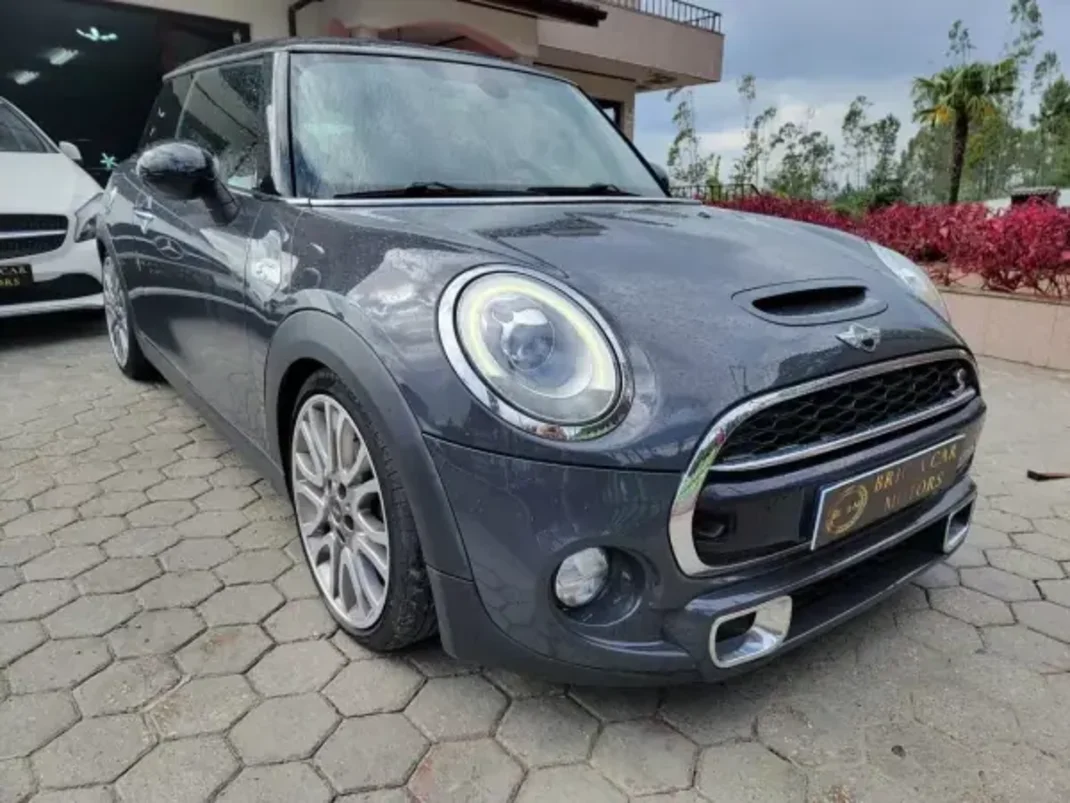 MINI Cooper 2015 - 20990 EUR, 182000 km - AUTO.MOTO.pt - 182000km - foto 3 de 33