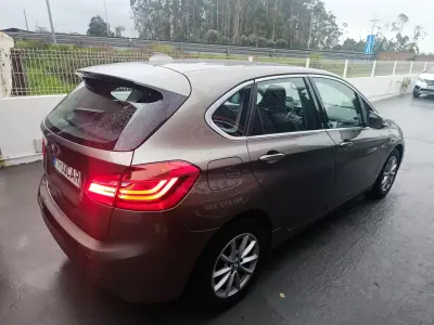BMW 218 Active Tourer 2014 - 13990 EUR, 150275 km - AUTO.MOTO.pt - 150275km - foto 9 de 39