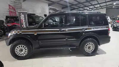 Mitsubishi Pajero 2000 - 22500 EUR, 387561 km - AUTO.MOTO.pt - 387561km - foto 8 de 50
