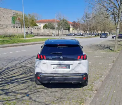Peugeot 3008 2017 - 17500 EUR, 169000 km - AUTO.MOTO.pt - 169000km - foto 5 de 15