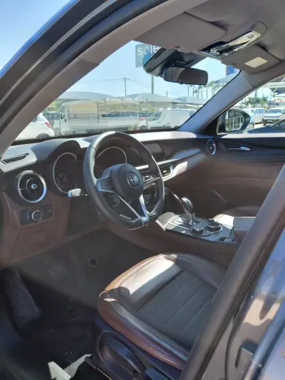 Alfa Romeo Stelvio 2018 - 25500 EUR, 160000 km - AUTO.MOTO.pt - 160000km - foto 3 de 14