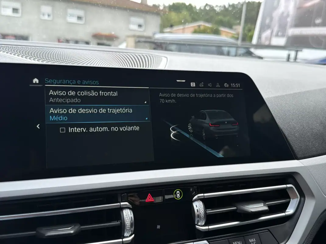 BMW 330e 2019 - 18500 EUR, 206000 km - 206000km - foto 14 de 16