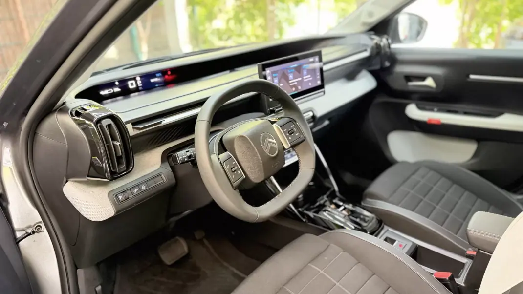 Citroën e-C3 2025 - 21500 EUR, 8295 km - AUTO.MOTO.pt - 8295km - foto 15 de 28