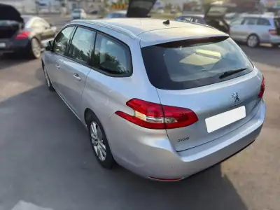 Peugeot 308 SW 2015 - 12900 EUR, 162000 km - AUTO.MOTO.pt - 162000km - foto 6 de 13