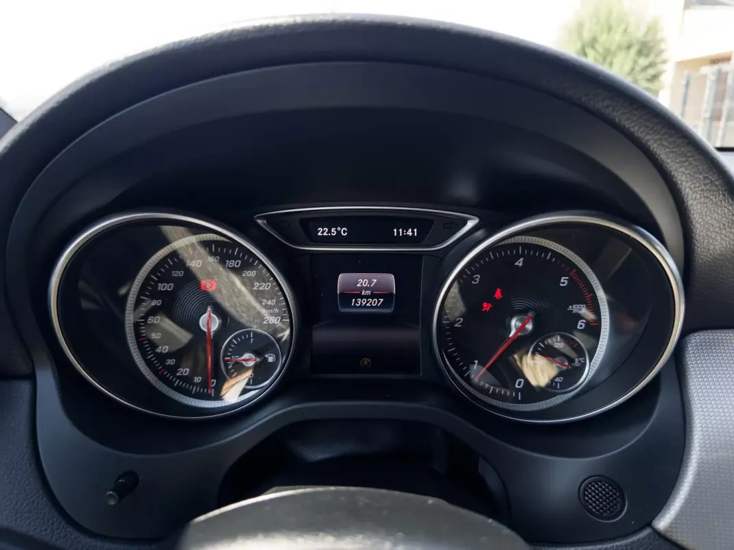 Mercedes-Benz CLA 180 2018 - 17990 EUR, 139000 km - 139000km - foto 28 de 42