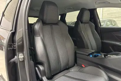 Peugeot 3008 2021 - 23450 EUR, 45084 km - AUTO.MOTO.pt - 45084km - foto 11 de 51