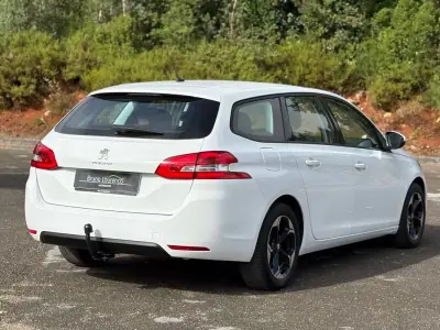 Peugeot 308 SW 2017 - 10900 EUR, 176200 km - AUTO.MOTO.pt - 176200km - foto 13 de 15