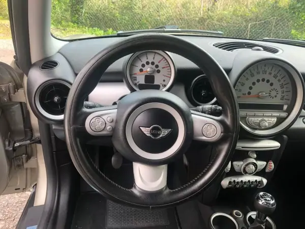 MINI Cooper 2008 - 7999 EUR, 300000 km - AUTO.MOTO.pt - 300000km - foto 8 de 42
