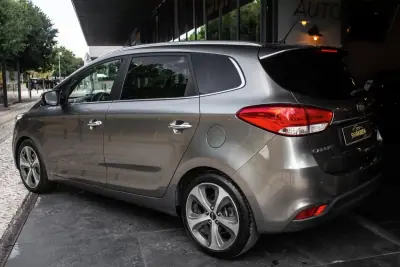 Kia Carens 2015 - 9900 EUR, 221885 km - 221885km - foto 3 de 36