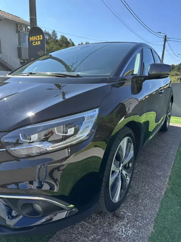 Renault Scénic 2016 - 10900 EUR, 220000 km - AUTO.MOTO.pt - 220000km - foto 7 de 66