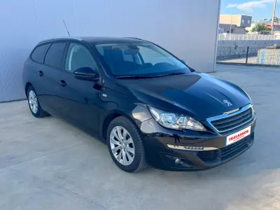 Peugeot 308 SW 2016 - 11500 EUR, 155457 km - AUTO.MOTO.pt - 155457km - foto 3 de 10