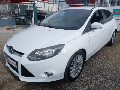 Ford Focus 2012 - 7950 EUR, 136113 km - AUTO.MOTO.pt - 136113km - foto 2 de 25