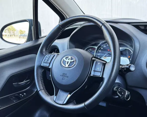 Toyota Yaris 2020 - 12990 EUR, 88000 km - AUTO.MOTO.pt - 88000km - foto 16 de 38