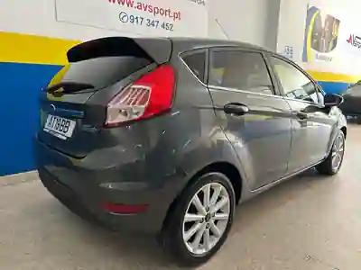 Ford Fiesta 2017 - 9900 EUR, 152000 km - AUTO.MOTO.pt - 152000km - foto 3 de 23