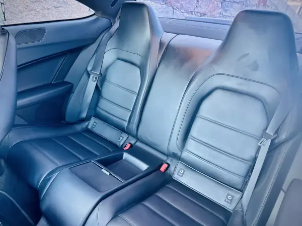 Mercedes-Benz C 63 AMG 2011 - 49900 EUR, 56000 km - AUTO.MOTO.pt - 56000km - foto 23 de 26