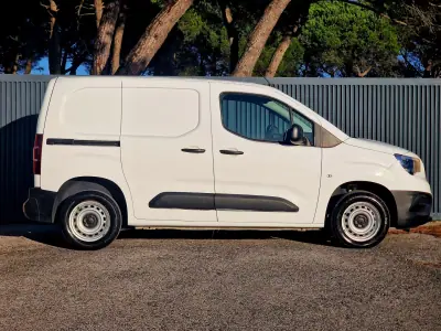 Opel COMBO 2022 - 15990 EUR, 55209 km - AUTO.MOTO.pt - 55209km - foto 4 de 15