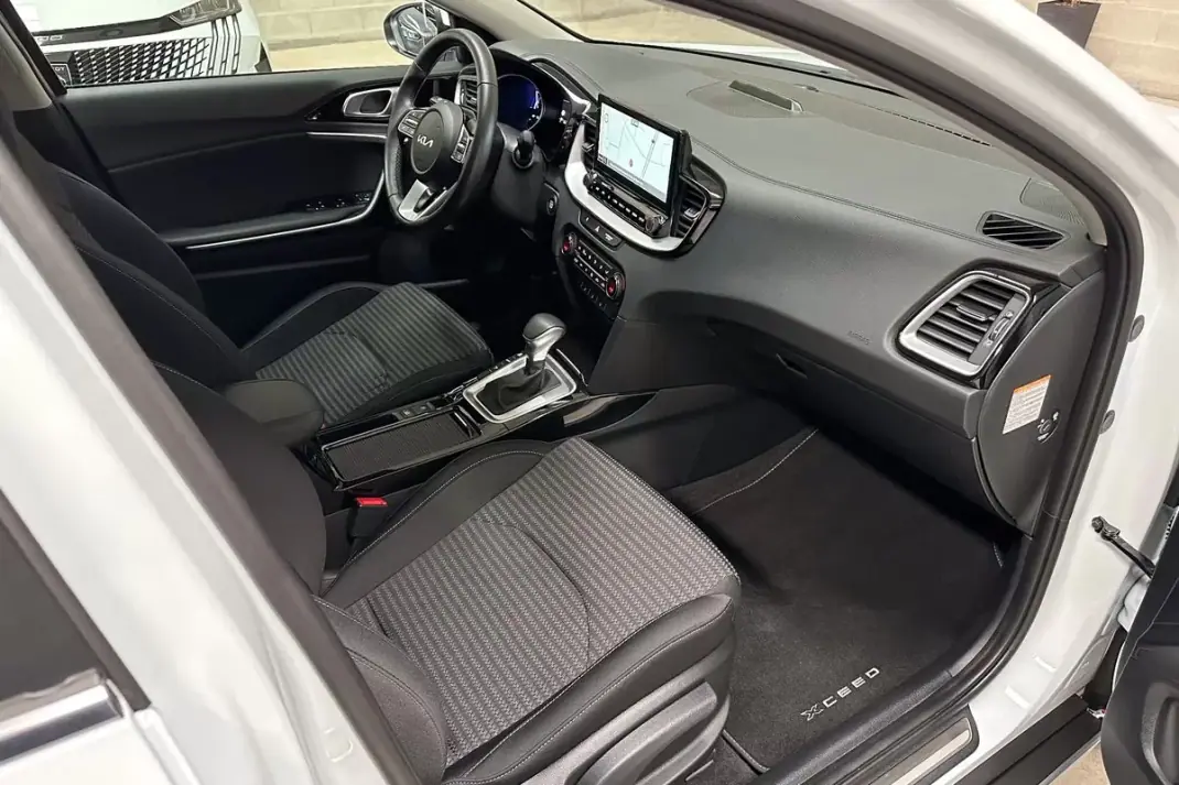 Kia XCeed 2022 - 22450 EUR, 15890 km - AUTO.MOTO.pt - 15890km - foto 10 de 51