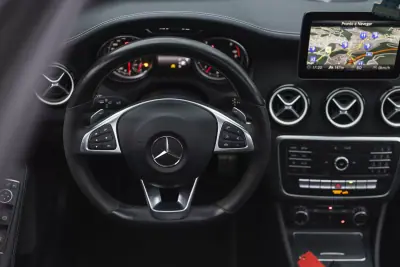 Mercedes-Benz CLA 200 2018 - 22900 EUR, 168433 km - AUTO.MOTO.pt - 168433km - foto 8 de 30