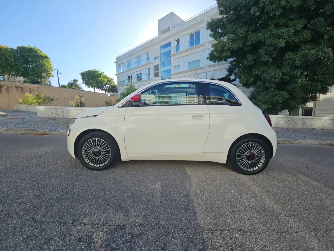 Fiat 500e C 2021 - 14250 EUR, 75000 km - AUTO.MOTO.pt - 75000km - foto 4 de 26