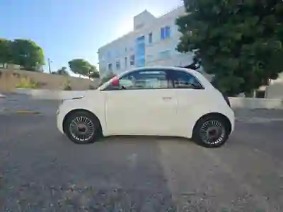 Fiat 500e C 2021 - 14250 EUR, 75000 km - AUTO.MOTO.pt - 75000km - foto 4 de 26