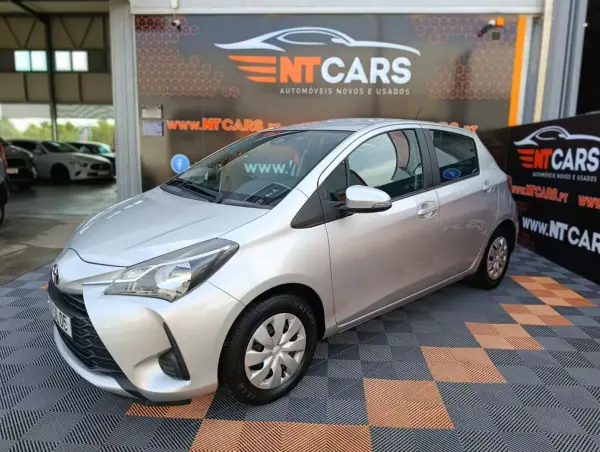 Toyota Yaris 2018 - 11900 EUR, 105553 km - AUTO.MOTO.pt - 105553km - foto 9 de 17