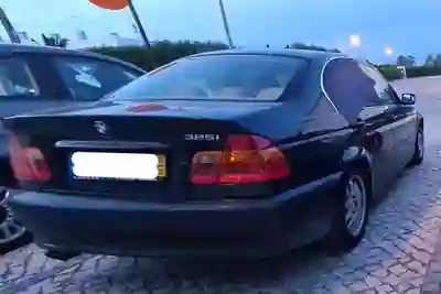 BMW 325I 2002 - 3500 EUR, 260000 km - 260000km - foto 4 de 8