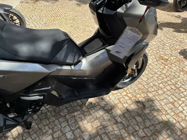 Honda ADV 150 2025 - 5900 EUR, 4926 km - AUTO.MOTO.pt - 4926km - foto 6 de 14