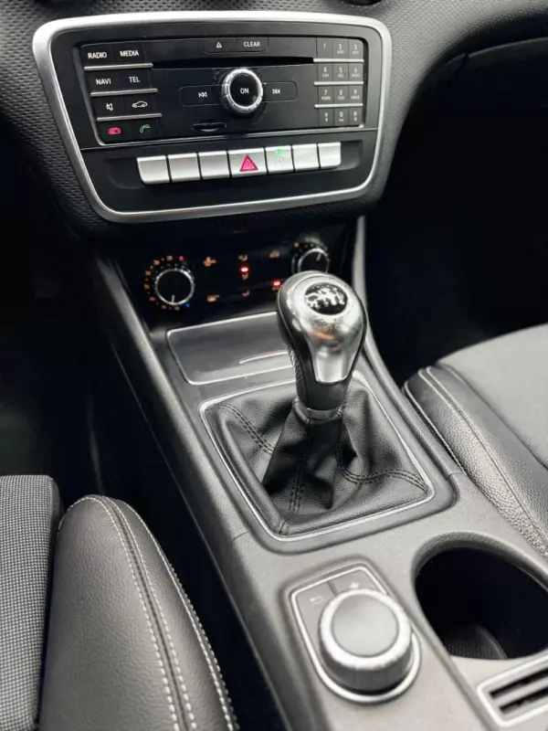 Mercedes-Benz A 180 2017 - 16500 EUR, 161000 km - AUTO.MOTO.pt - 161000km - foto 16 de 23