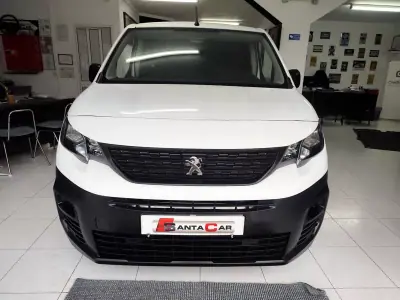 Peugeot Partner 1.6 HDI , 3 Lug. , Iva Dedutivel 2019 - 12480 EUR, 157000 km - AUTO.MOTO.pt - 157000km - foto 7 de 21