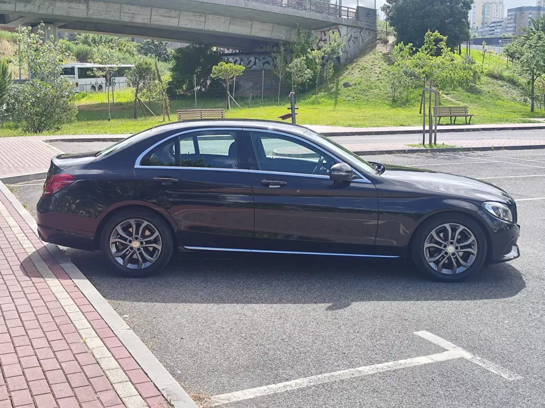 Mercedes-Benz C 200 2017 - 18980 EUR, 136500 km - AUTO.MOTO.pt - 136500km - foto 6 de 40