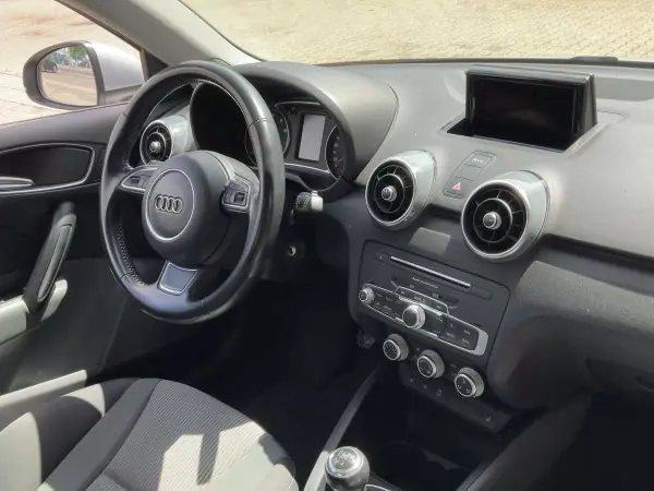 Audi A1 Sportback 2017 - 12995 EUR, 144500 km - AUTO.MOTO.pt - 144500km - foto 3 de 12