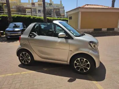 Smart Fortwo Cabrio 2016 - 10780 EUR, 139000 km - AUTO.MOTO.pt - 139000km - foto 6 de 17