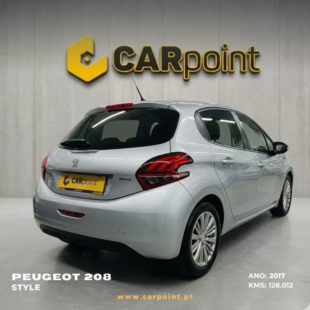 Peugeot 208 2017 - 9900 EUR, 128012 km - AUTO.MOTO.pt - 128012km - foto 4 de 10