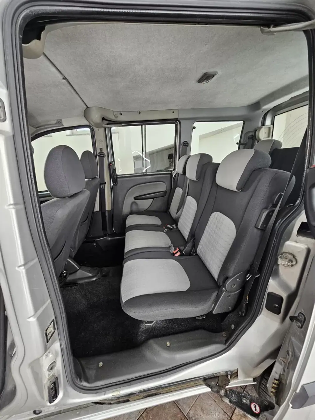 Fiat Doblo 2007 - 6650 EUR, 247999 km - AUTO.MOTO.pt - 247999km - foto 22 de 25