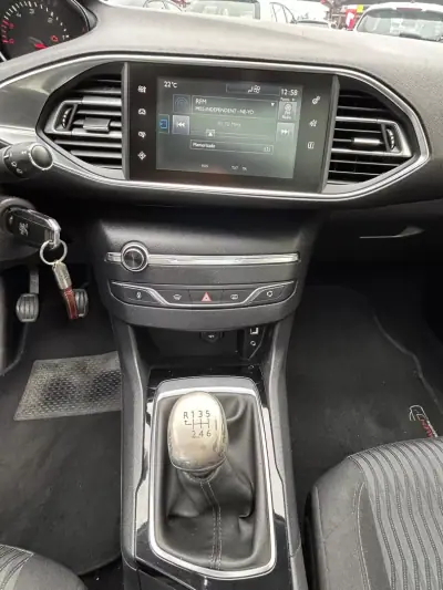 Peugeot 308 2015 - 10750 EUR, 210520 km - 210520km - foto 15 de 22