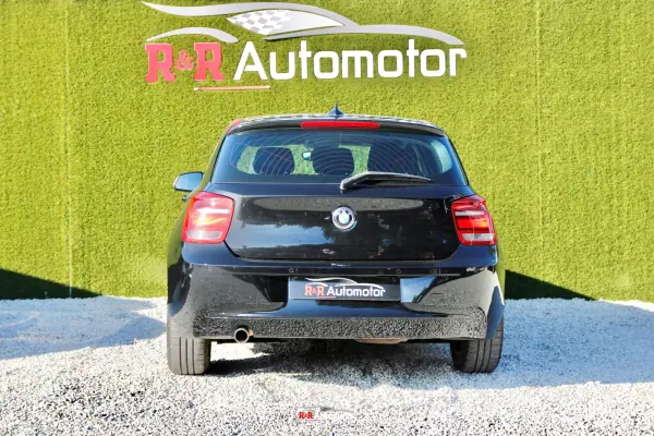 BMW 118 2012 - 12500 EUR, 216000 km - AUTO.MOTO.pt - 216000km - foto 7 de 24