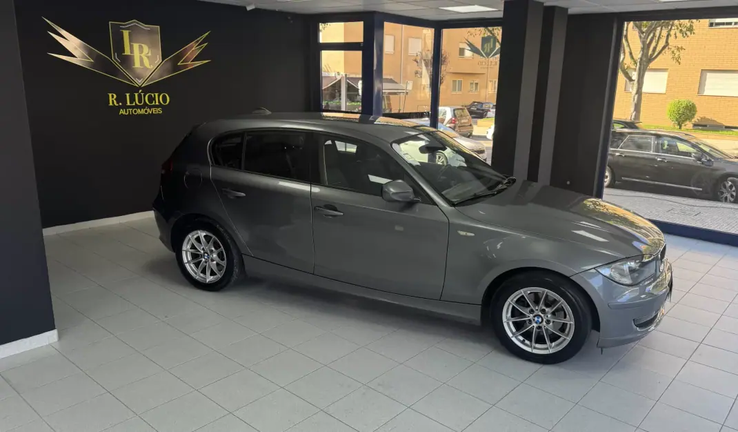 BMW 118 2010 - 9500 EUR, 241971 km - AUTO.MOTO.pt - 241971km - foto 4 de 28