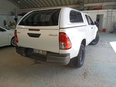 Toyota HILUX 2.4 D-4D 4WD CE 3 L CH 2018 - 23900 EUR, 172409 km - AUTO.MOTO.pt - 172409km - foto 4 de 10