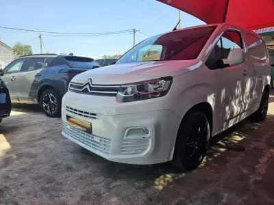 Citroën BERLINGO 3 LUGARES 2020 - 11499 EUR, 122000 km - AUTO.MOTO.pt - 122000km - foto 3 de 12