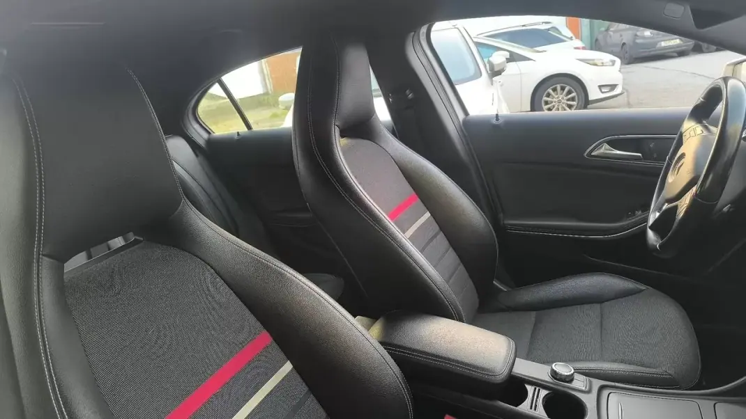 Mercedes-Benz A 180 2014 - 15800 EUR, 180000 km - AUTO.MOTO.pt - 180000km - foto 13 de 23